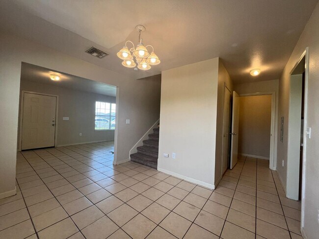 Building Photo - 10503 Hunters Pond