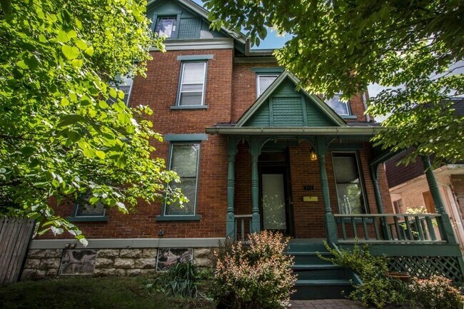 Primary Photo - 169 King Ave