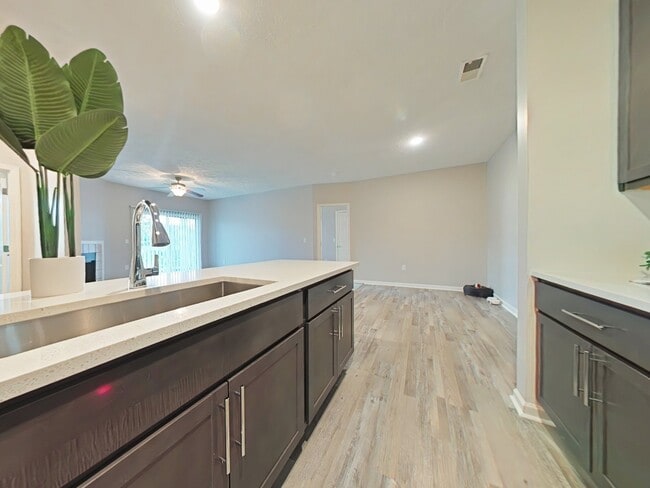 Floorplan - Emerald Lakes