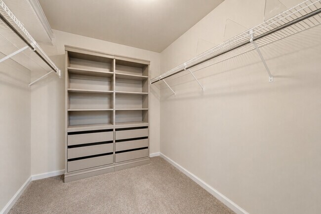 Building Photo - 2546 Huntleigh Ln