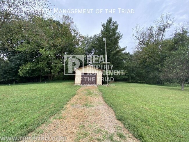 Building Photo - 2BR/1BA in Hamptonville on about 2 acres