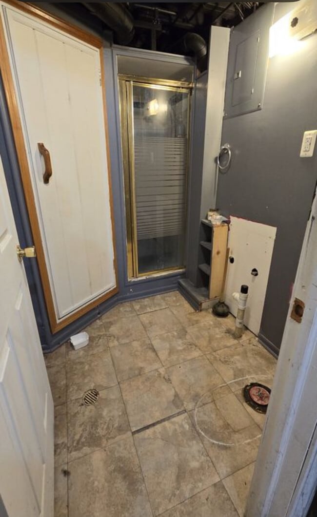 Building Photo - 29543 Eiffel Ave