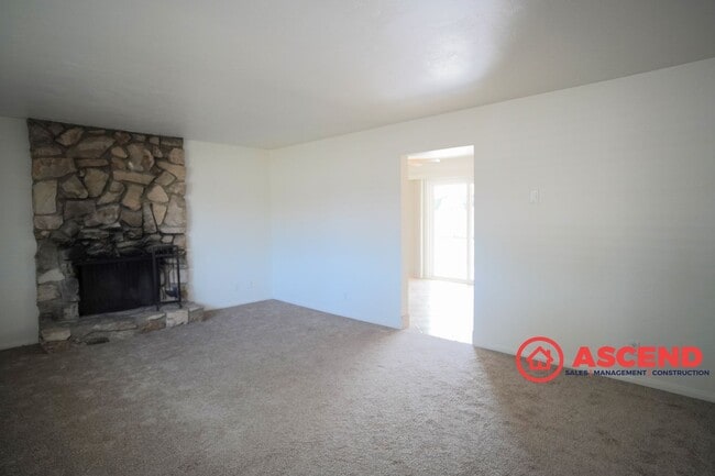 Building Photo - 3 Bed / 2 Bath Home on 2 Acres of Cattle L...