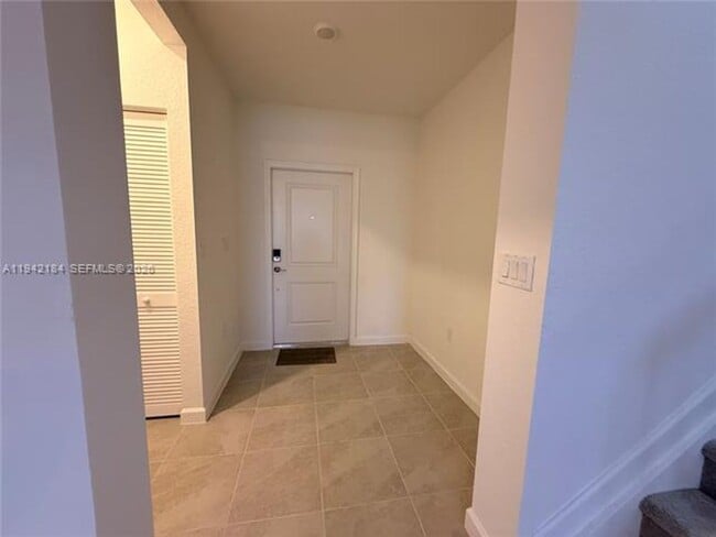 Building Photo - 2954 SE 23rd Ave