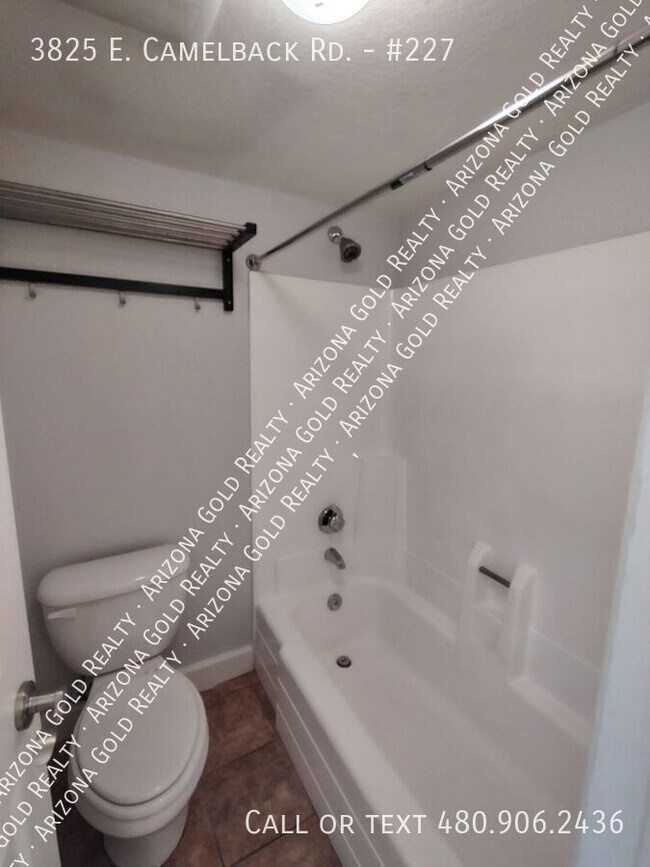 Building Photo - 3825 E Camelback Rd