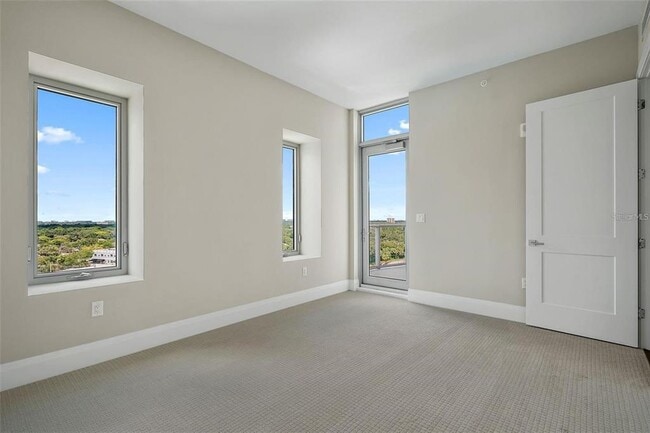 Building Photo - 2910 W Barcelona St