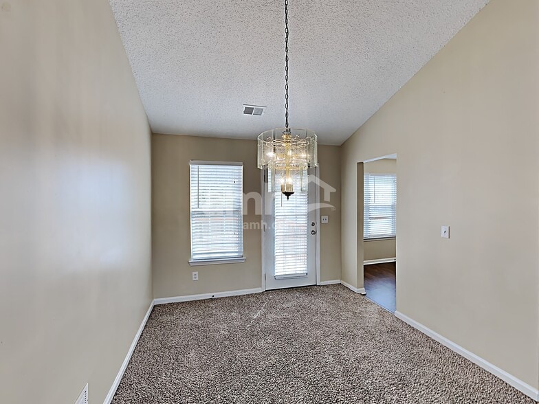Building Photo - 4650 Grove Ct