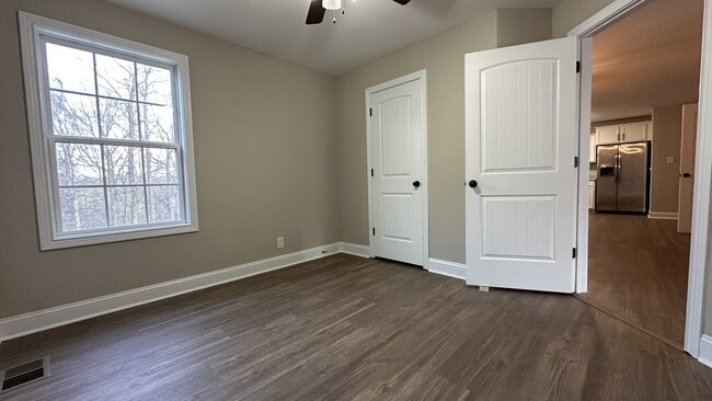 Building Photo - 3149 Timberdale Dr