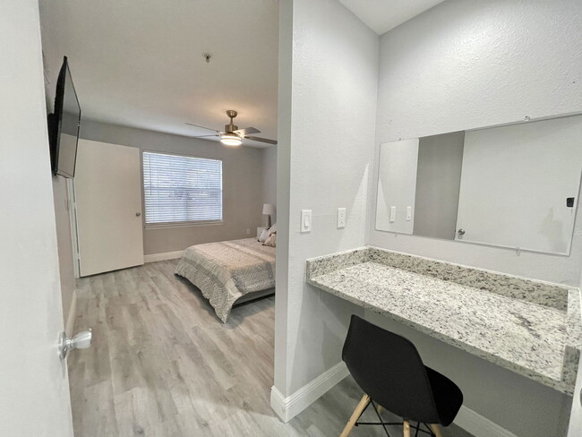 Building Photo - 7250 Westpointe Blvd