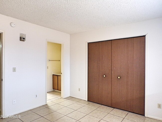 Building Photo - 4411 Buena Loma Way