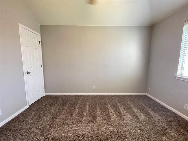 Building Photo - 110 Cotton Creek Way