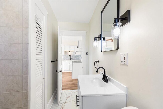 Building Photo - 2 Ann St