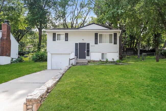Primary Photo - 3 Bedroom Home on Shoshone Drive