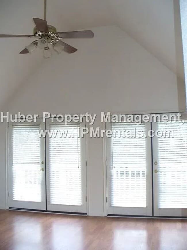 Building Photo - Spacious two-story home featuring 3 bedrooms and 2.5 baths