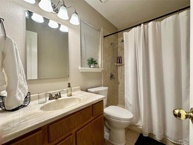 Building Photo - 1208 Tremont Dr