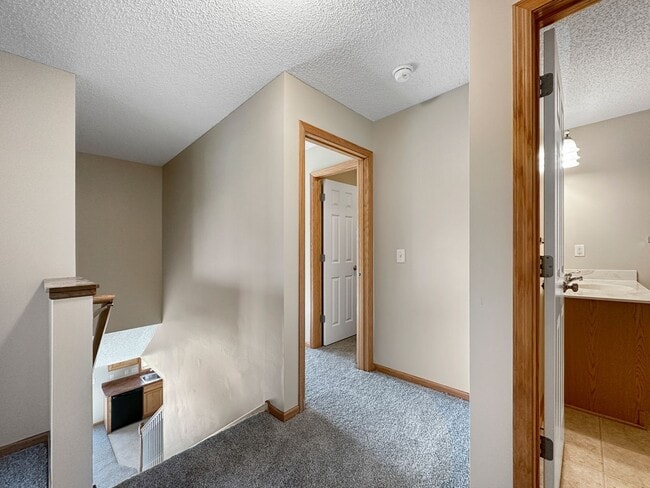 Building Photo - 16421 Elm Creek Ln