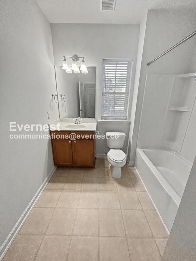 Building Photo - 8730 Macedonia Lake Dr