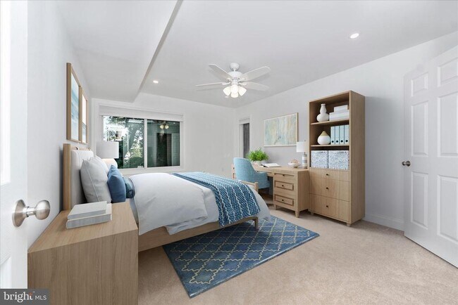 Building Photo - 5 President Point Dr