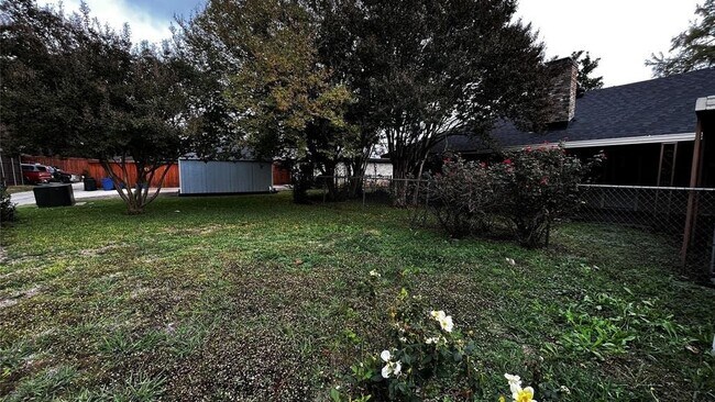 Building Photo - 1025 Cloverdale Ln