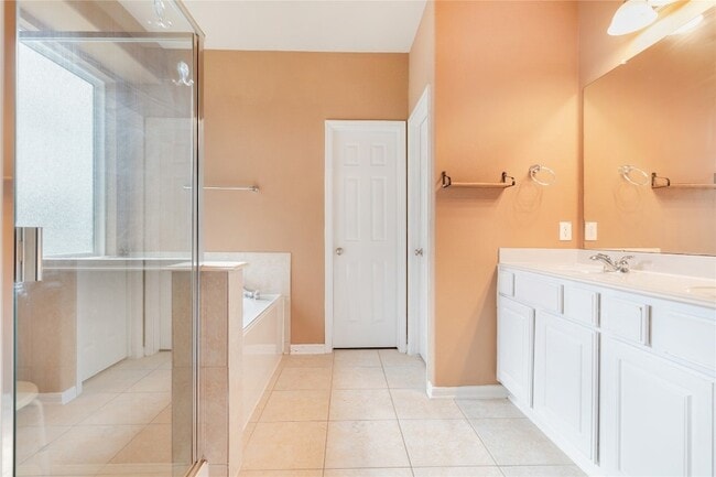 Building Photo - 16622 Dover Mills Dr