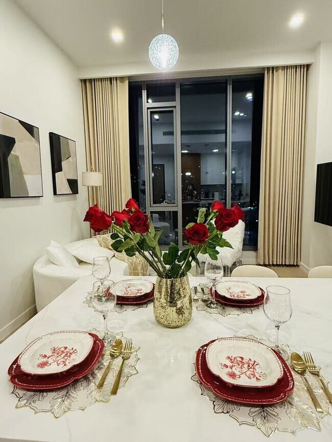 Building Photo - 35-32 Leavitt St