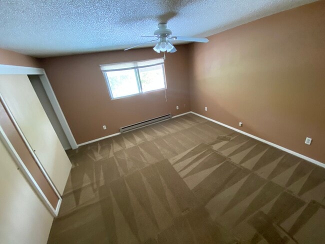 Building Photo - Two Bedroom Town Home on Florida Rd.