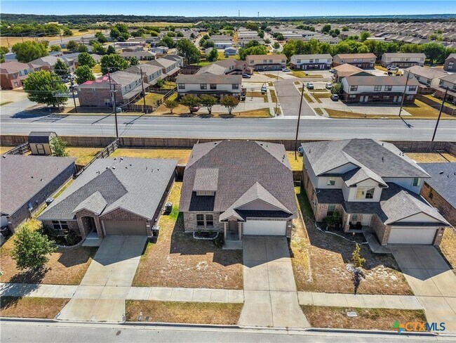 Building Photo - 1602 Gigante Dr