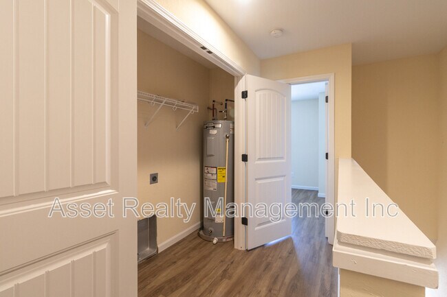 Building Photo - 913 Warrior Hill Dr