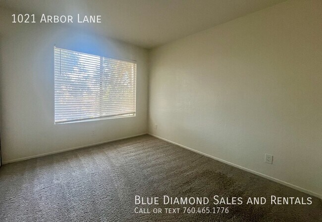 Building Photo - 1021 Arbor Ln