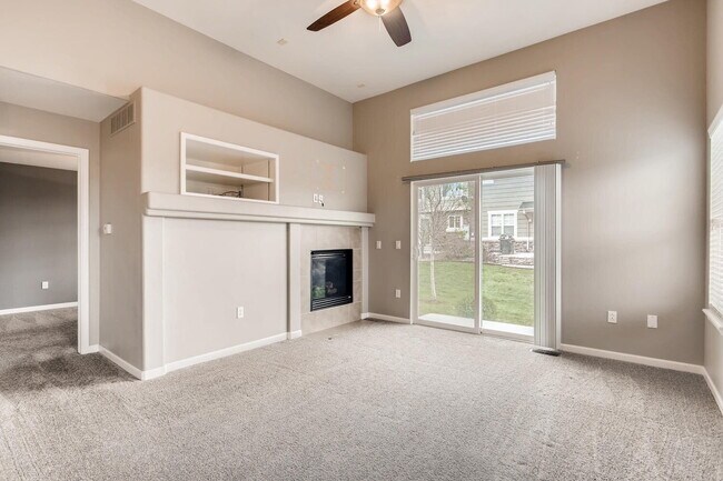 Building Photo - Gorgeous 5 Bed/4 Bath Townhome with Fully Finished Custom Basement! Cherry Creek Schools!