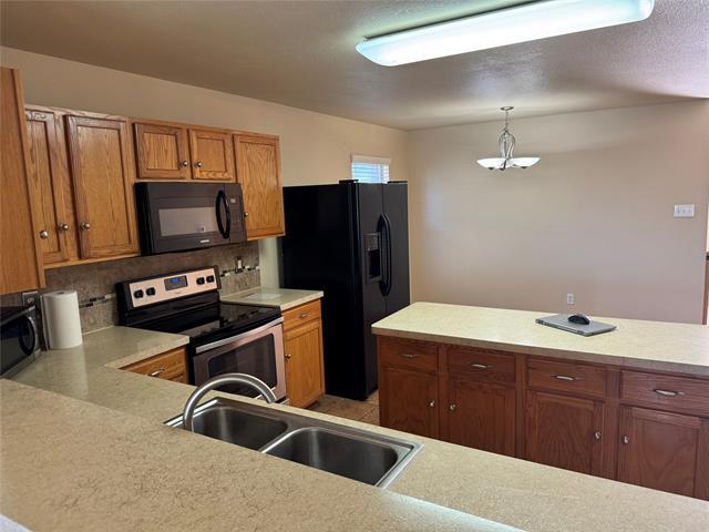 Building Photo - 2800 Briargrove Ln