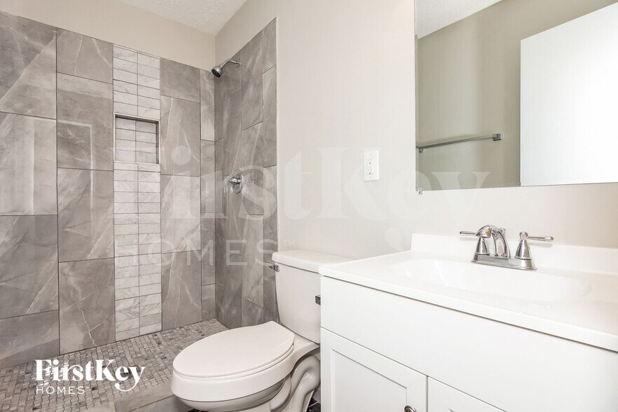 Building Photo - 3625 Somerset Dr