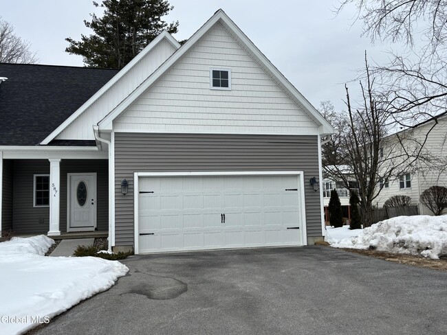 Building Photo - 587A Grooms Rd