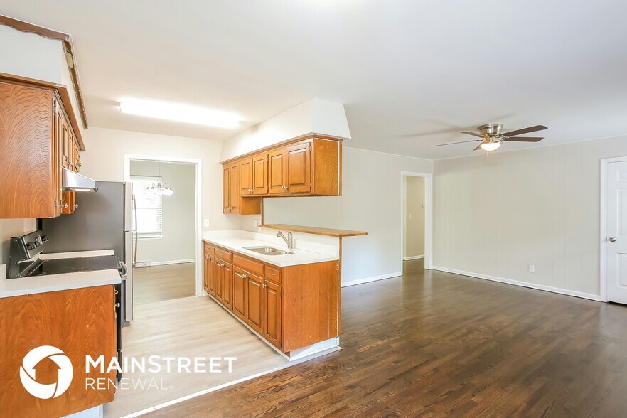 Building Photo - 6208 N Wayne Ave