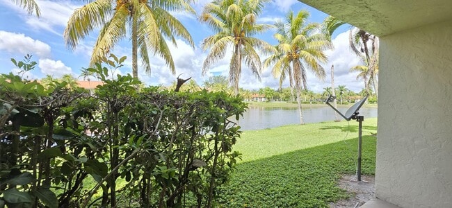 Building Photo - 1513 Lake Crystal Dr
