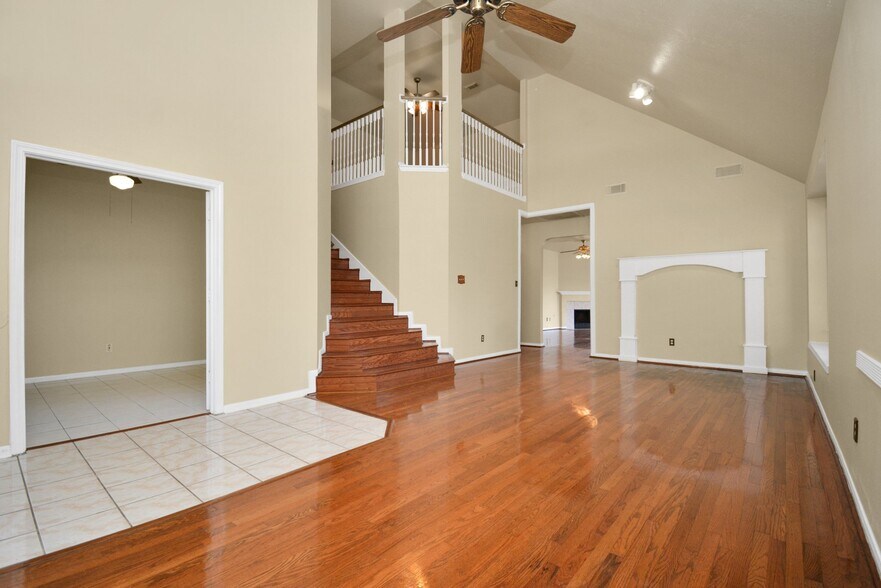 Building Photo - 4123 Valedon Ln
