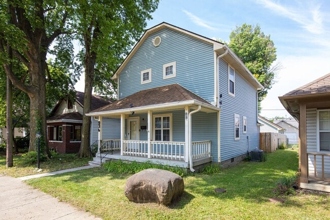 Building Photo - 936 Camp St