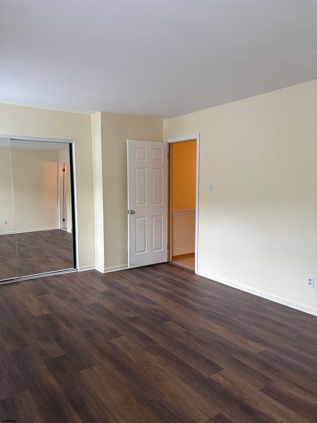 Building Photo - 5120 Radnor Ct