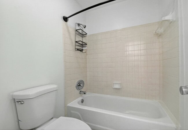 Building Photo - 5985 Forest Hill Blvd