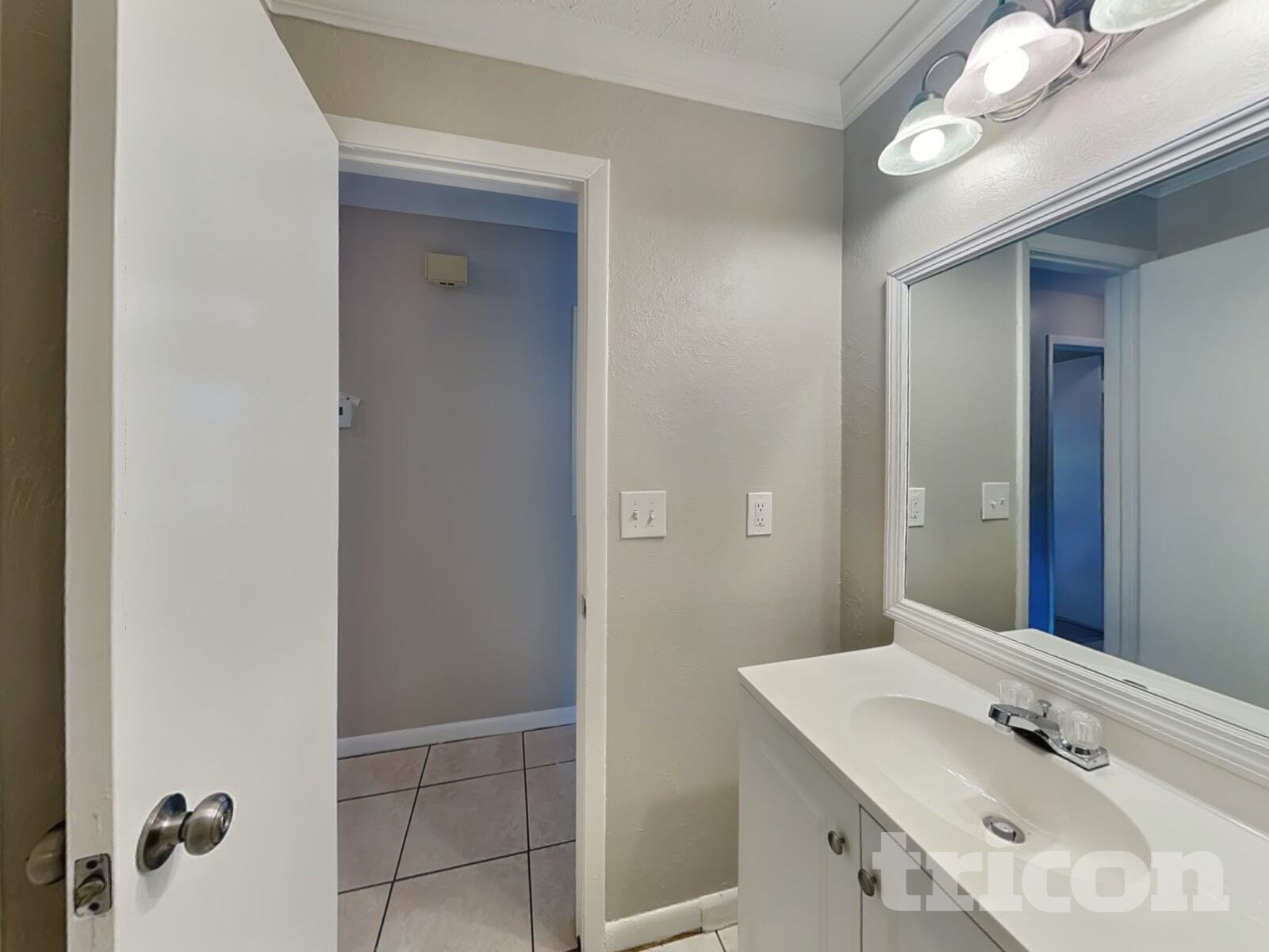 Building Photo - 1115 Oakhill St