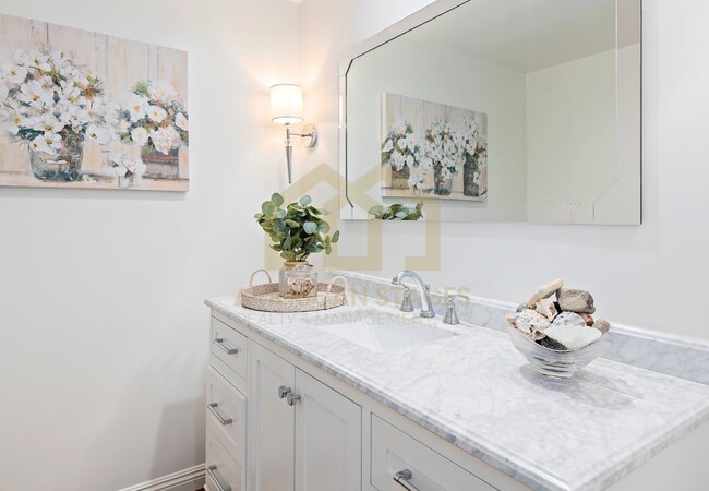 Building Photo - 1476 Crestline Dr