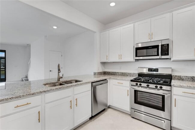 Building Photo - 15172 Sunny Day Dr