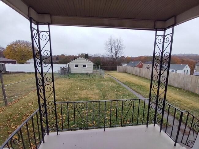 Building Photo - 3728 Essex Ave