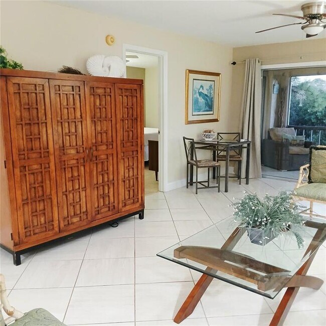 Building Photo - 7143 Wood Creek Dr