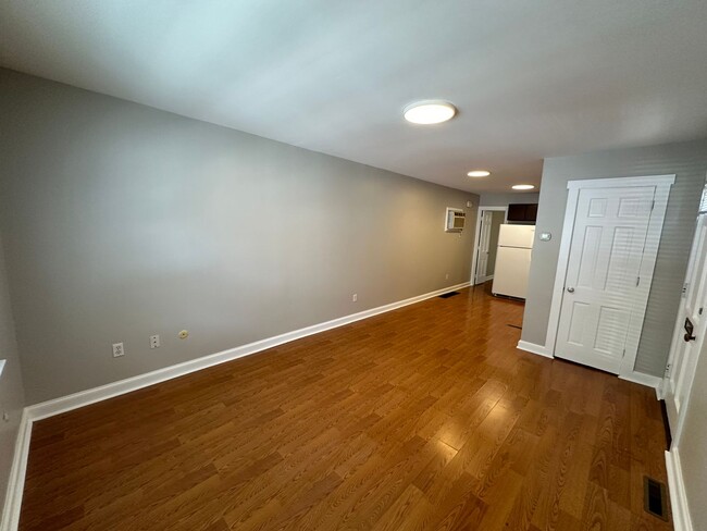 Building Photo - 199 E Whittier St