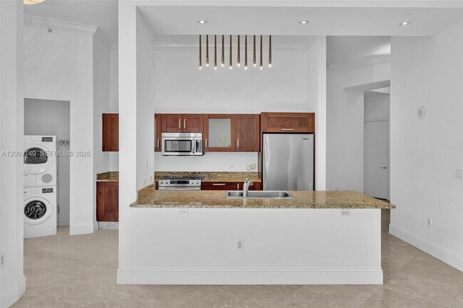 Building Photo - 20000 E Country Club Dr