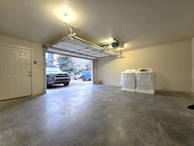 Building Photo - 1759 W Kagy Blvd