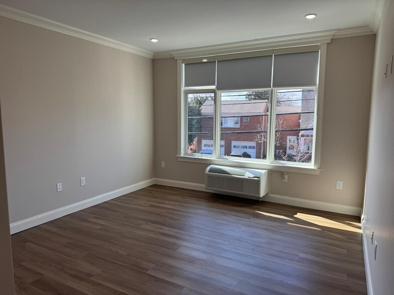 Building Photo - 580 North Ave