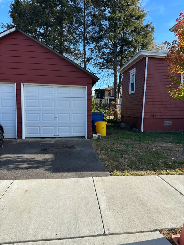 Building Photo - 252 Parkway Ave