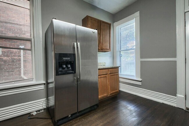 Building Photo - Wilber Ave 226-228 MLR